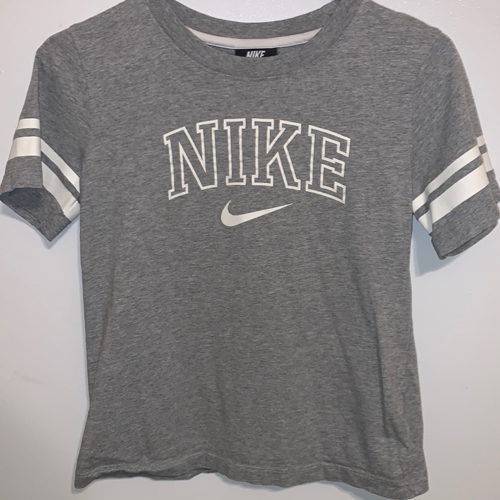 NIKE Grey Cropped T-Shirt